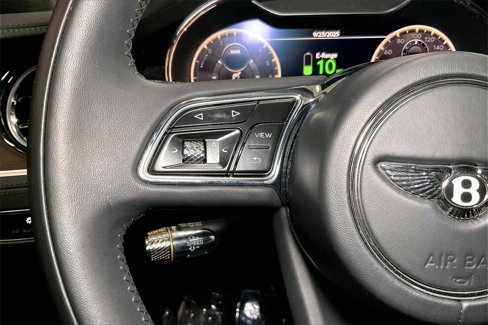 Used 2024 Bentley Flying Spur Azure image 23