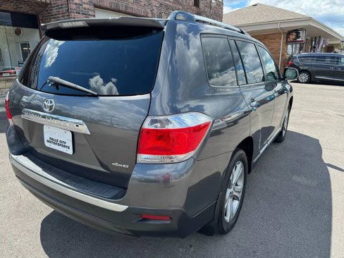 Used 2011 Toyota Highlander Limited w/ Tow Pkg image 13