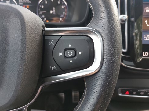 Used 2021 Volvo XC40 T4 R-Design w/ Climate Package image 20