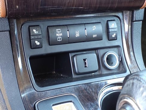 Used 2017 Chevrolet Traverse LT image 27