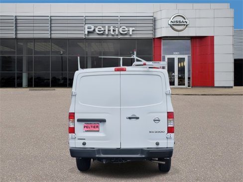 Used 2018 Nissan NV 3500 S image 6