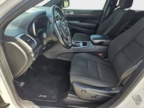 Used 2020 Jeep Grand Cherokee Laredo image 14