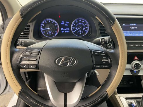 Used 2019 Hyundai Elantra SE image 24