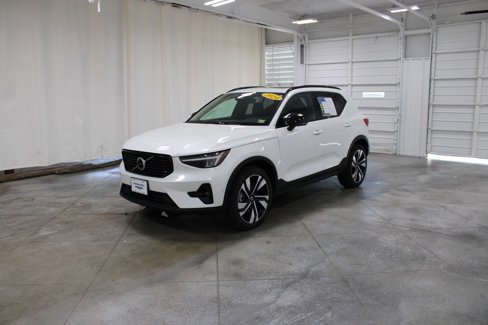 Used 2024 Volvo XC40 B5 Plus w/ Climate Package image 4