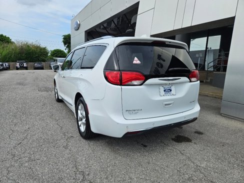 Used 2020 Chrysler Pacifica Limited image 4