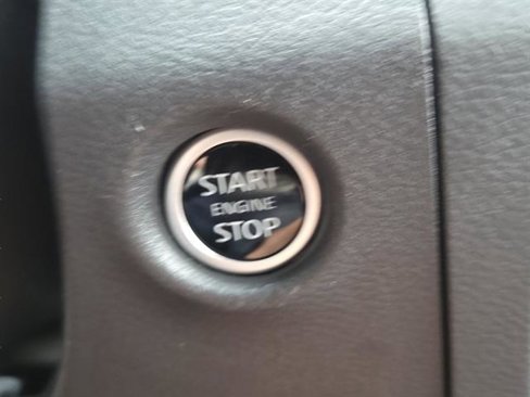 Used 2025 Nissan Frontier SV image 12