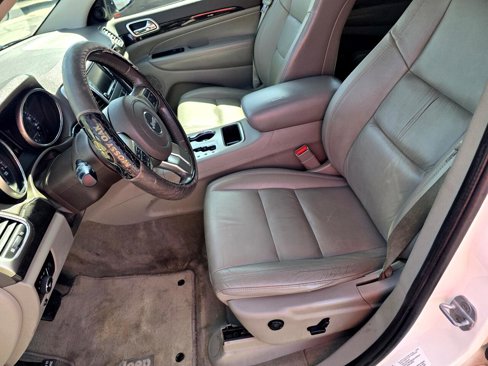 Used 2011 Jeep Grand Cherokee Laredo image 10
