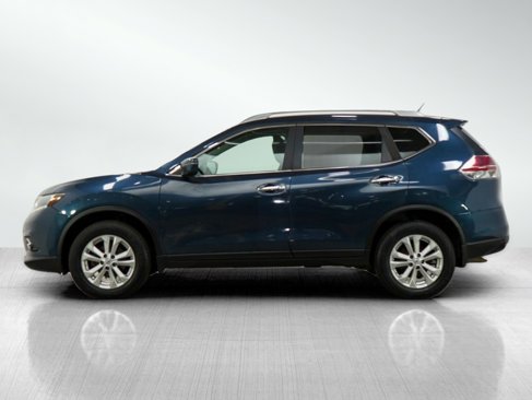 Used 2016 Nissan Rogue SV image 2