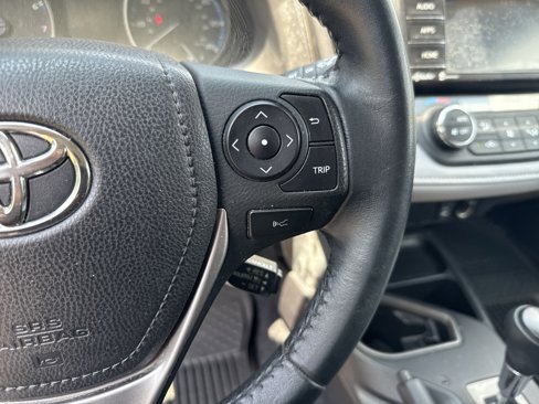 Used 2018 Toyota RAV4 XLE image 26