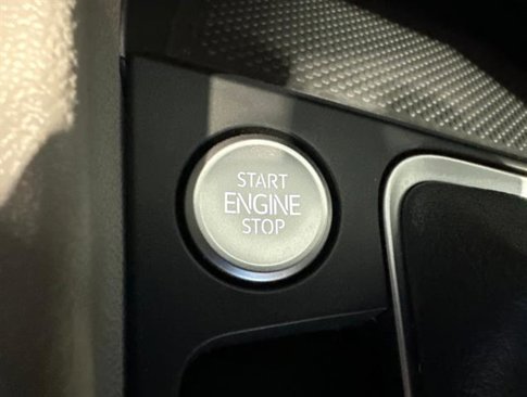 Used 2024 Volkswagen Jetta SE image 28
