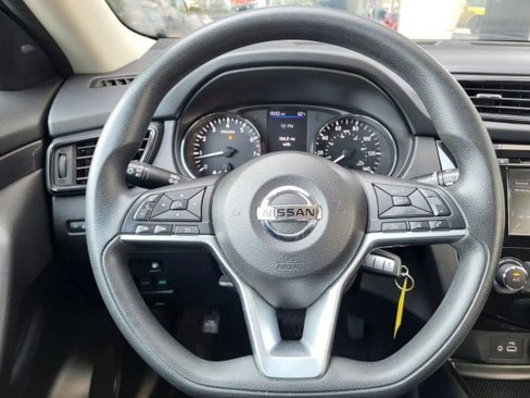 Used 2018 Nissan Rogue S image 6