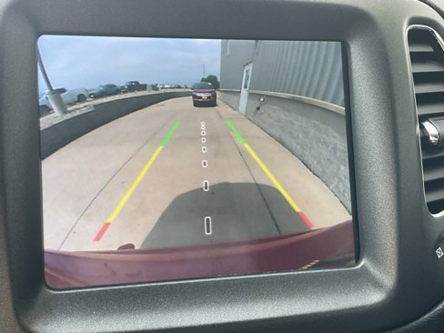Used 2020 Jeep Compass Trailhawk image 16
