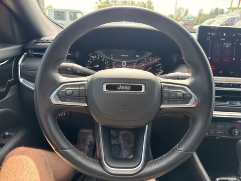 Used 2022 Jeep Compass Limited image 16