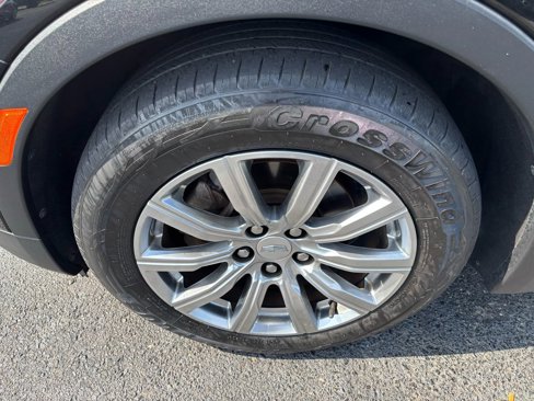 Used 2019 Cadillac XT4 Premium Luxury w/ Cold Weather Package image 21