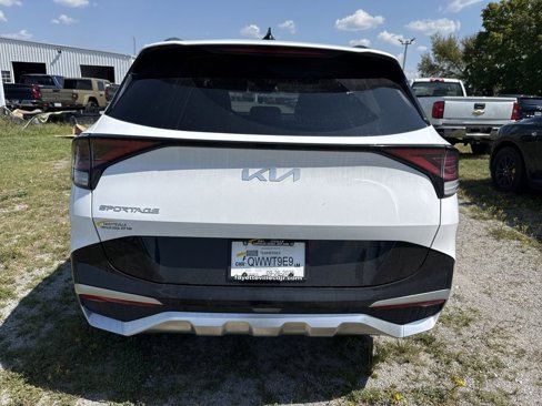 Used 2023 Jeep Cherokee Altitude Lux image 4