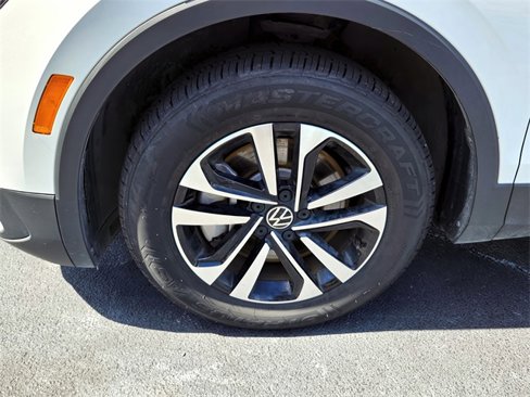 Used 2024 Volkswagen Tiguan S image 9