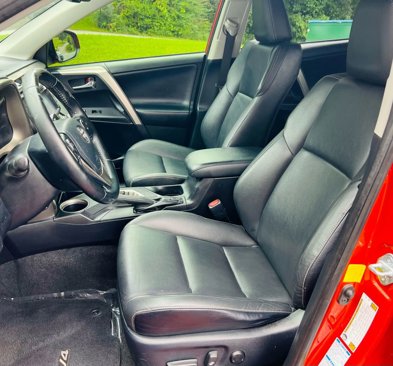 Used 2015 Toyota RAV4 Limited image 9