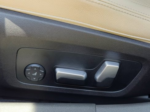 Used 2023 BMW 330i Sedan w/ Driving Assistance Package image 11