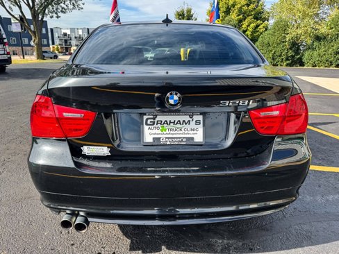 Used 2011 BMW 328i xDrive Sedan image 7
