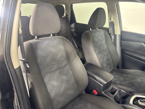 Used 2016 Nissan Rogue SV image 22