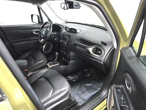 Used 2015 Jeep Renegade Limited image 26