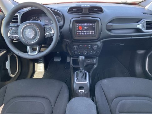 Used 2021 Jeep Renegade Latitude image 12