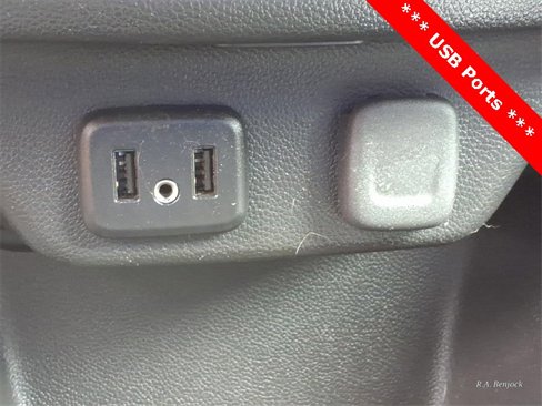 Used 2018 Chevrolet Traverse LT image 21