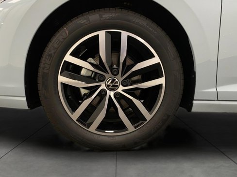 New 2025 Volkswagen Jetta SE image 11