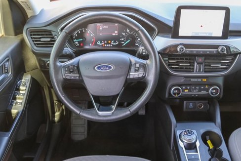 Used 2021 Ford Escape SE w/ SE Sport Appearance Package image 19