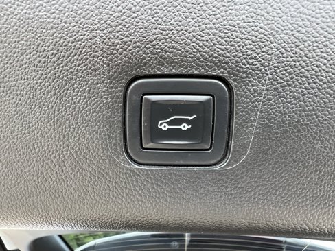 Used 2020 Chevrolet Traverse LT image 20