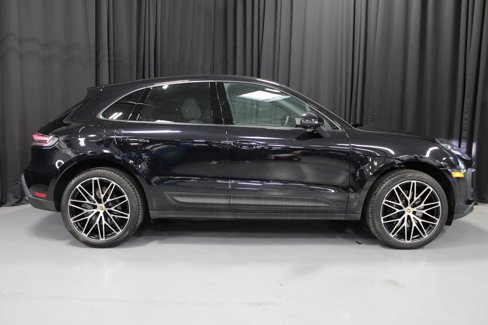 Certified 2025 Porsche Macan image 8