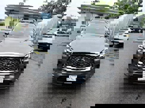 Used 2019 INFINITI QX50 Luxe image 2