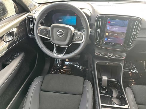 Certified 2023 Volvo XC40 Recharge Ultimate w/ Protection Package Premier image 25