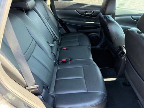 Used 2016 Nissan Rogue SL image 23