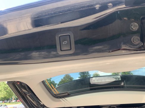 Used 2018 Toyota Highlander XLE image 32