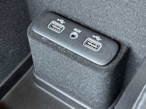 Used 2018 Chrysler 300 Touring w/ Driver Convenience Group image 23