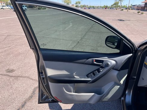 Used 2012 Kia Forte EX image 19