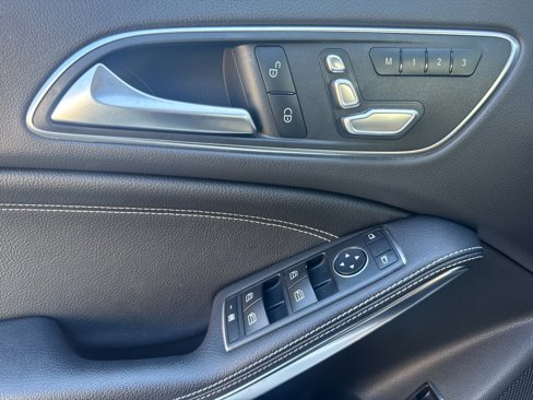 Used 2018 Mercedes-Benz CLA 250 image 11