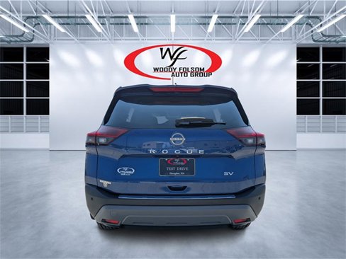 Used 2023 Nissan Rogue SV image 4