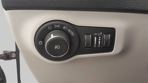 Used 2018 Jeep Compass Latitude w/ Popular Equipment Group image 28