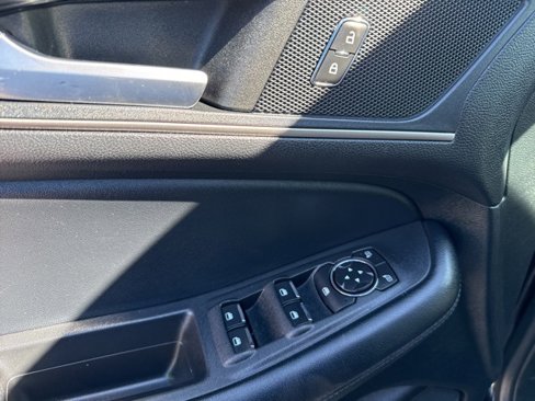 Used 2022 Ford Edge SEL image 18