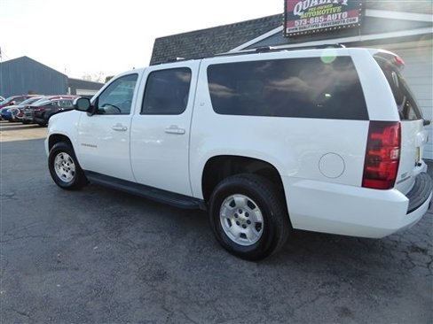 Used 2014 Chevrolet Suburban LT w/ Luxury Package image 8