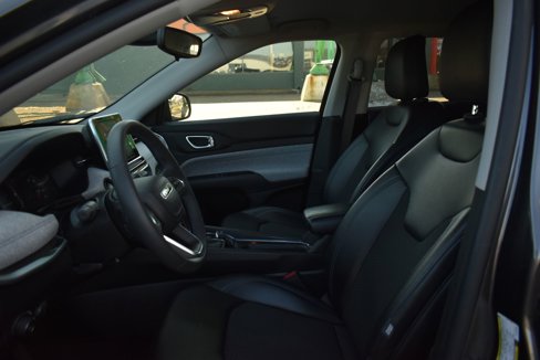 Used 2022 Jeep Compass Latitude image 14