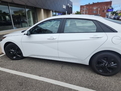 Used 2023 Hyundai Elantra Blue image 12