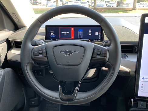 Used 2023 Ford Mustang Mach-E Select image 18