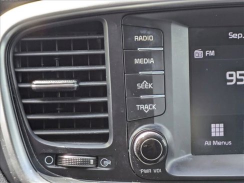 Used 2019 Kia Sorento LX image 8