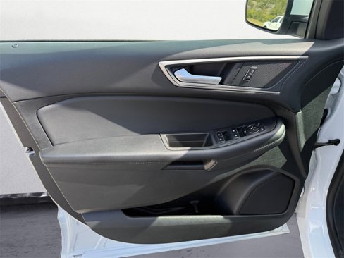 Used 2024 Ford Edge SEL image 18