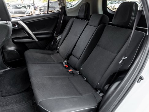 Used 2018 Toyota RAV4 XLE image 30
