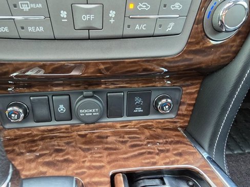 Used 2017 Nissan Armada Platinum w/ Captain Seat Package image 19