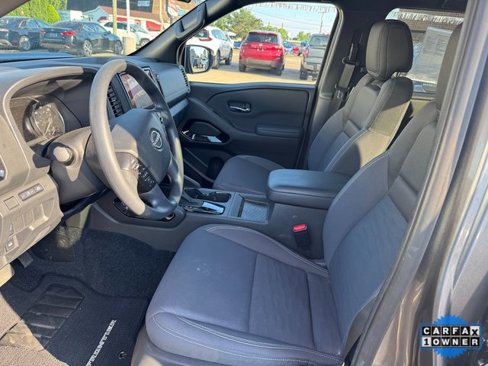 Used 2023 Nissan Frontier SV w/ Tow Package image 2